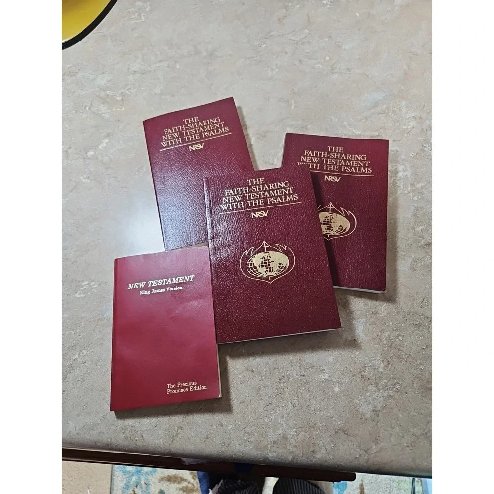 NRSV New‎ Testament with Psalms Faith Sharing Bible 4.5